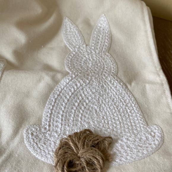 NEW! Shabby Chic Cottage Farmhouse Spring Bunny Rabbit Dining Table Runner - Picture 4 of 6